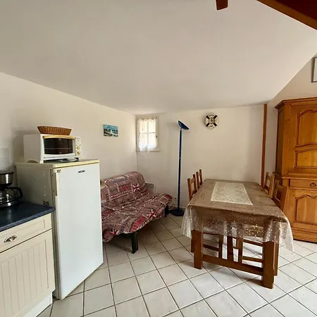 Maison Mitoyenne Avec Piscine A 500m De La - Fr-1-652-62 דירה *