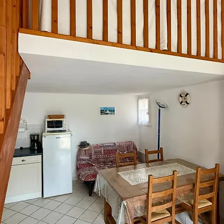 Maison Mitoyenne Avec Piscine à 500m De La - Fr-1-652-62 *