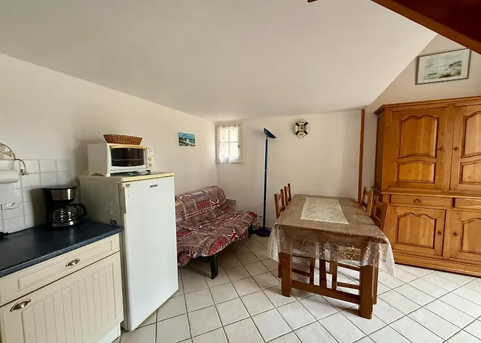 Maison Mitoyenne Avec Piscine à 500m De La - Fr-1-652-62 Appartement *