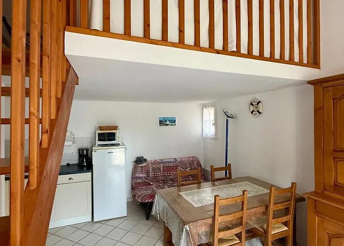 Maison Mitoyenne Avec Piscine à 500m De La - Fr-1-652-62 *