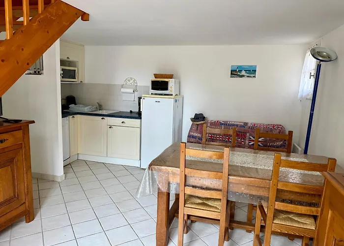 Maison Mitoyenne Avec Piscine à 500m De La - Fr-1-652-62