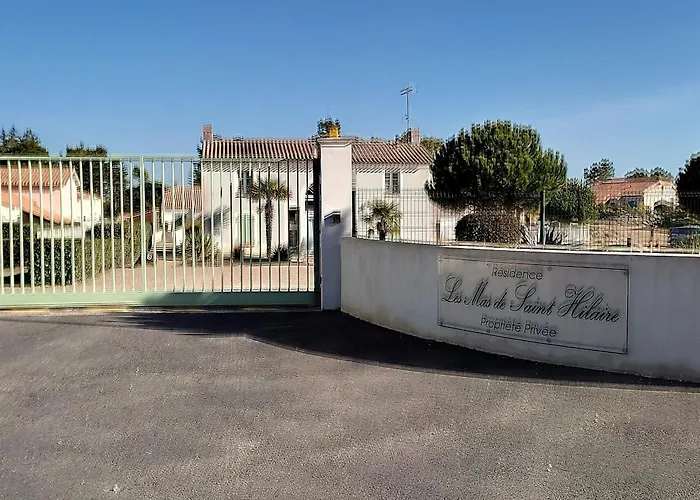 Maison Mitoyenne Avec Piscine à 500m De La - Fr-1-652-62 Appartement *